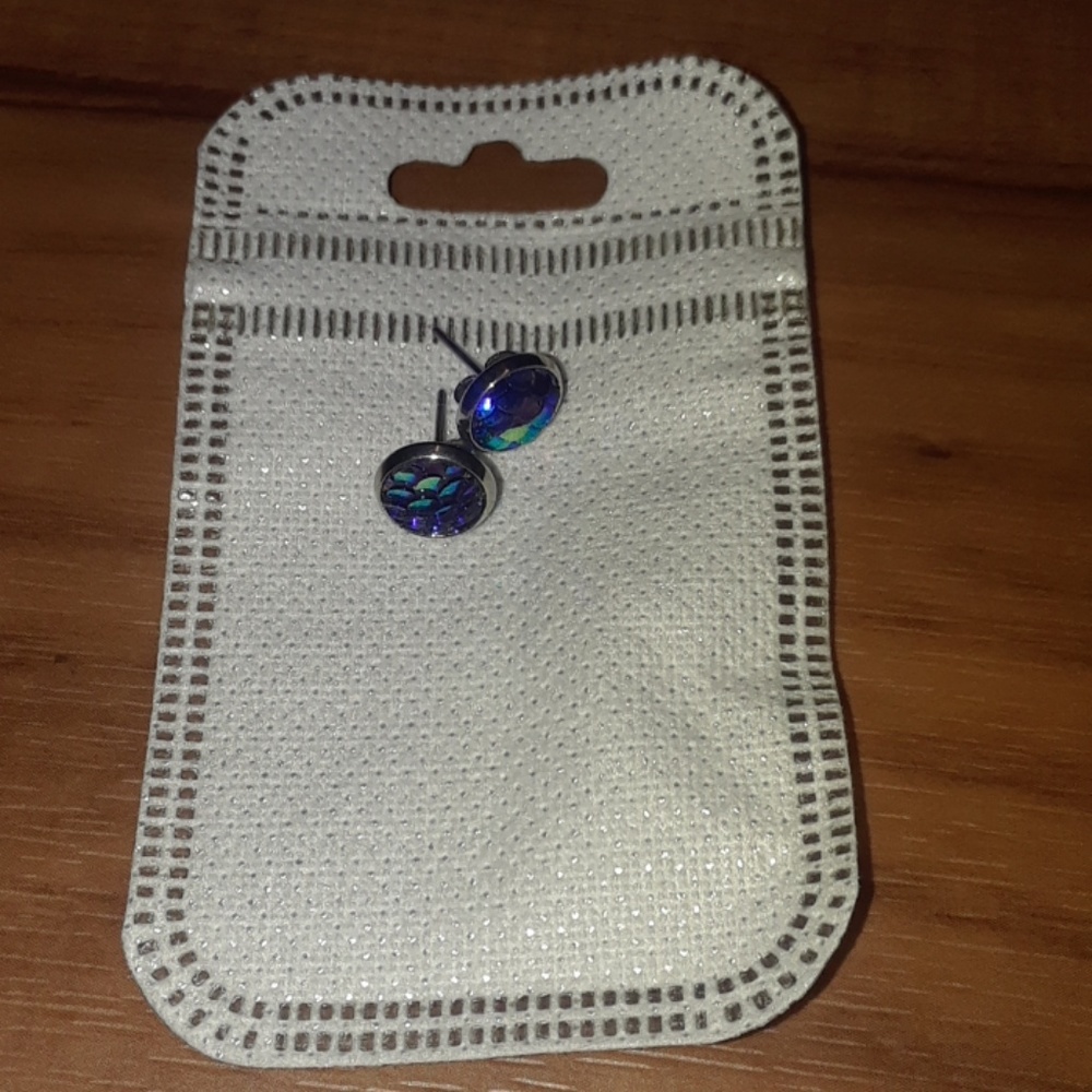 2 for $12🆕️🖤Mermaid scale earings